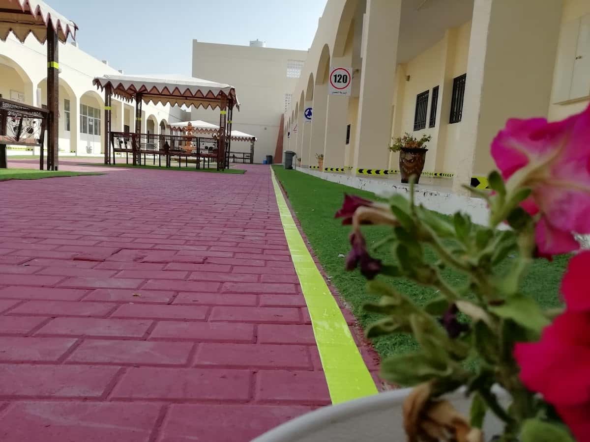 Kaab Bin malik School - Shinas, Al Batinah North - School in Oman