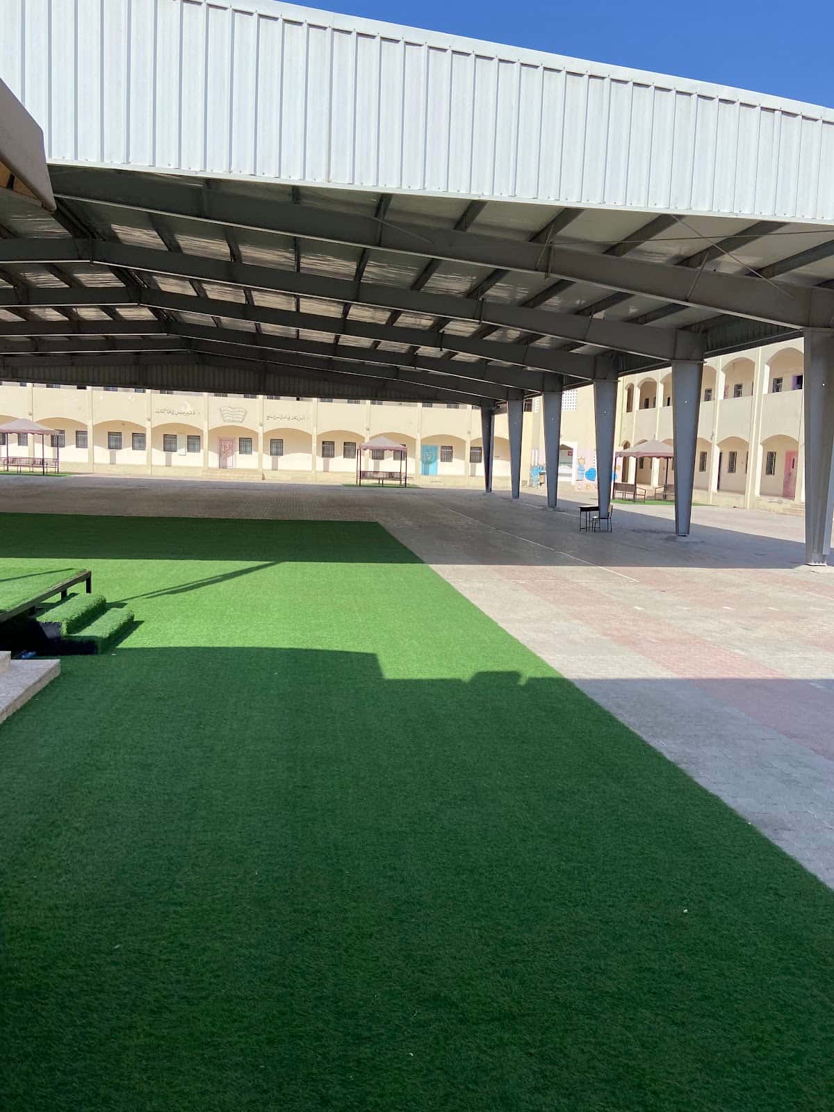 Hobra School - Wadi Al Maawil, Al Batinah South - School in Oman