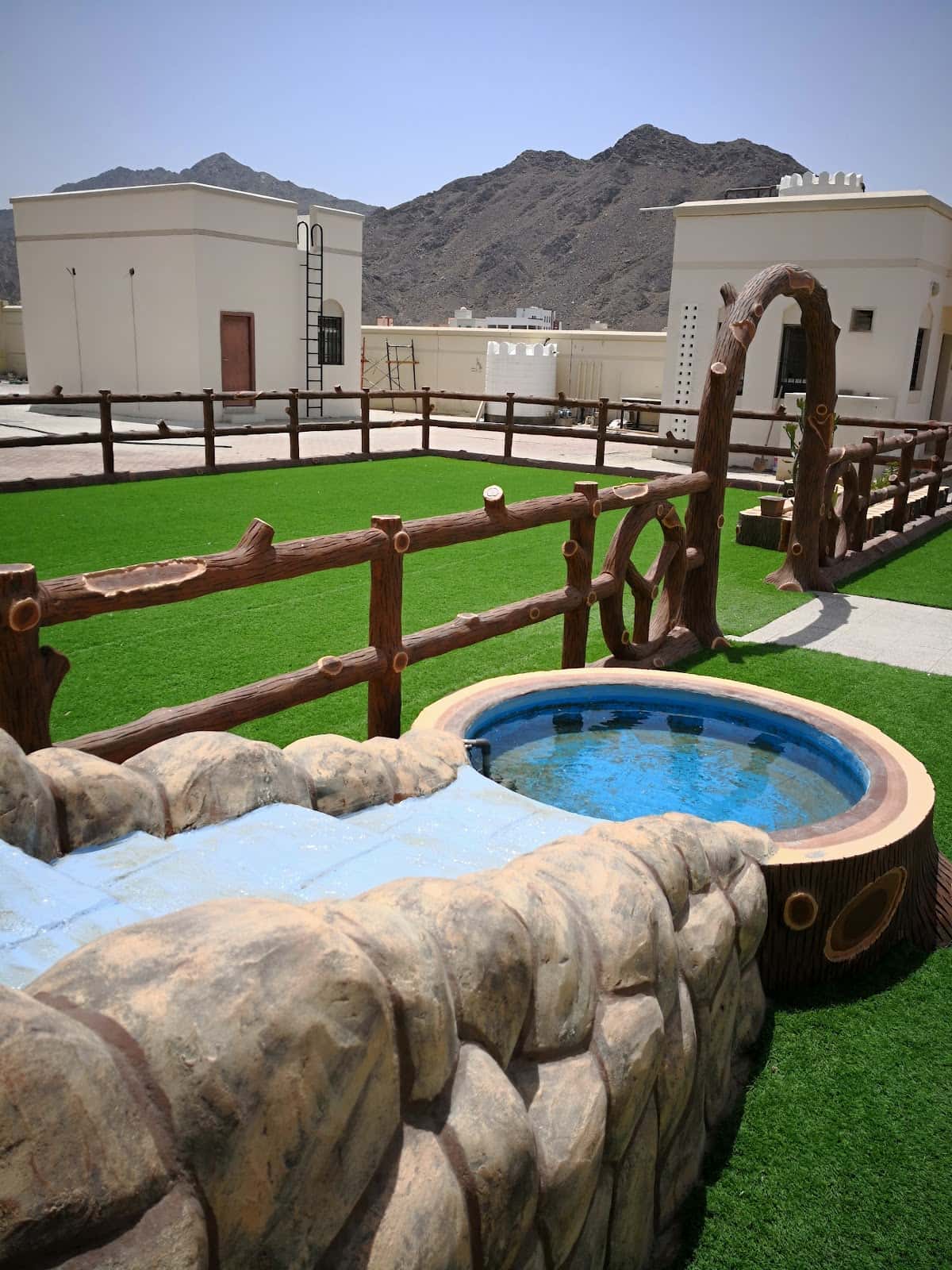 Al Manh Bent Arqam Almkzumip School - Bahla, Ad Dakhiliyah - School in Oman