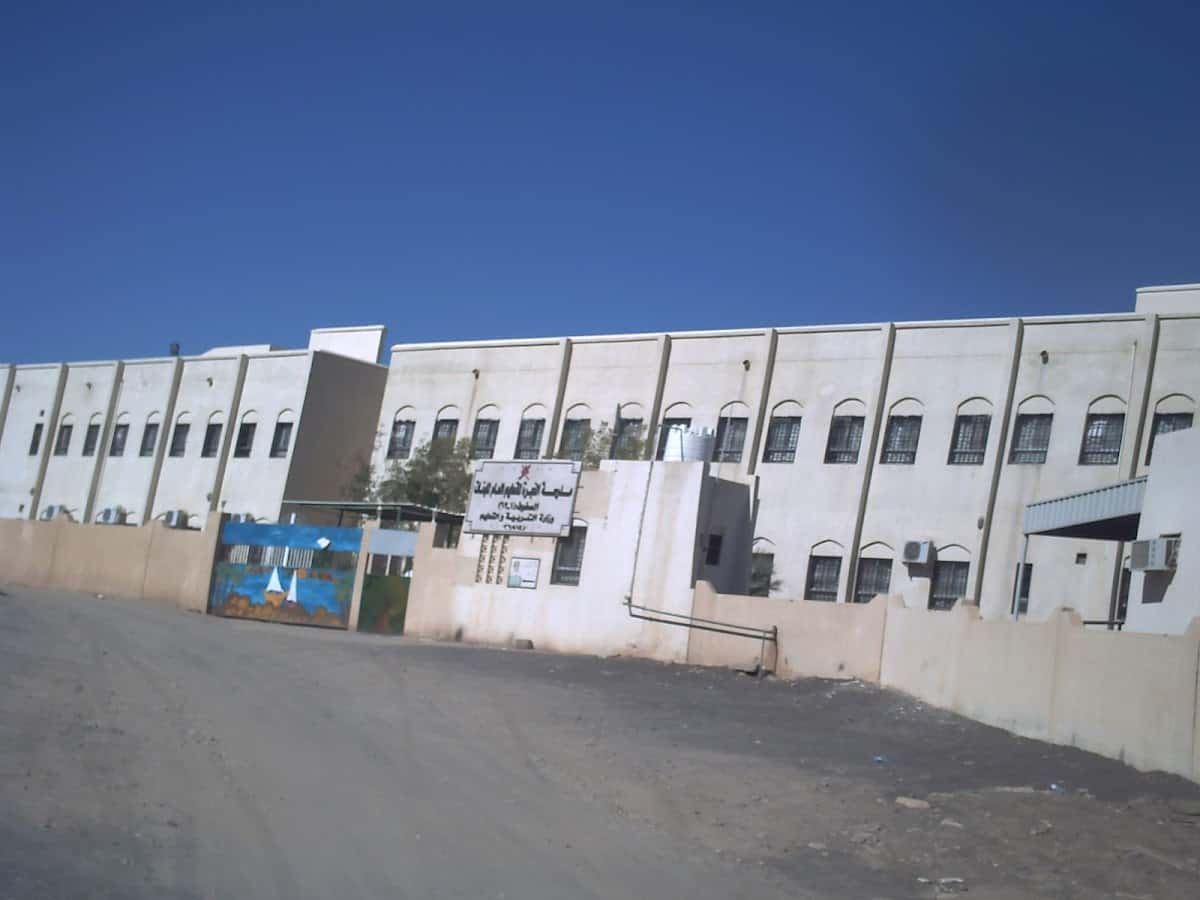 AL-Ghubra School - Dama Wa At Taiyin, Ash Sharqiyah North - School in Oman