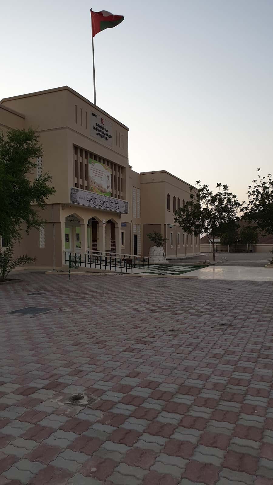 Huthyfah Bin Al yman School - Ibri, Al Dhahirah - School in Oman