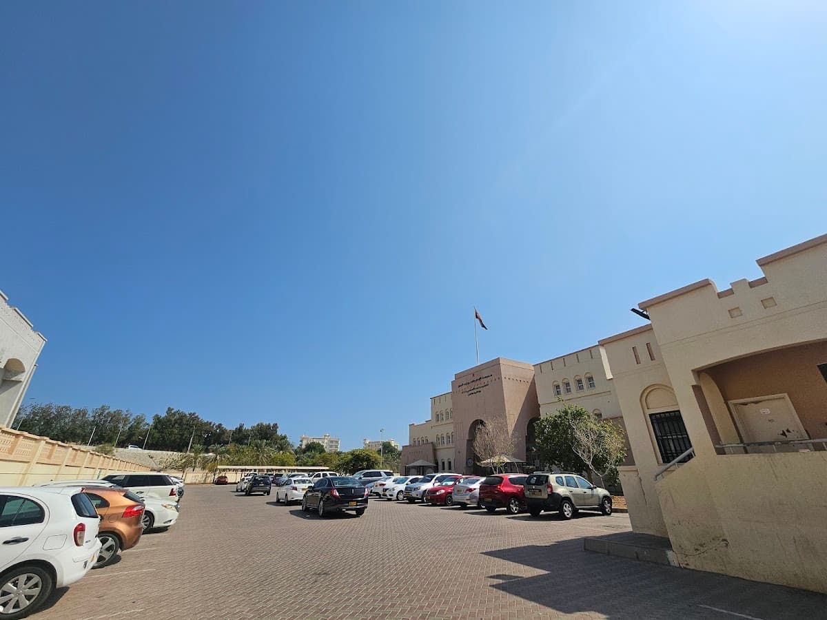 Alemmam Jaber Bin Zayd For Primary Education For Boys 10-12 - Photo 2 of 3