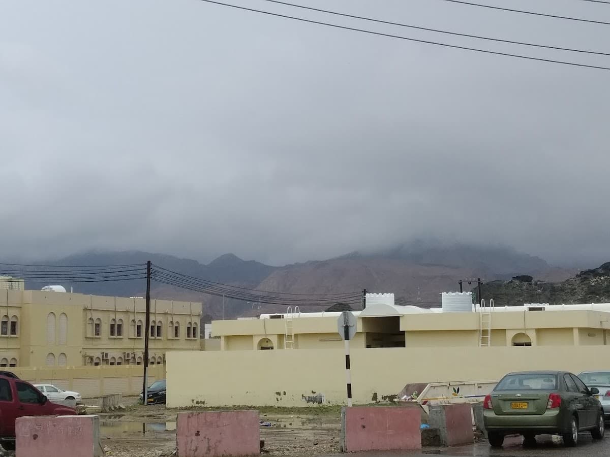 Seh Al-Dhabi School - Photo 1 of 3