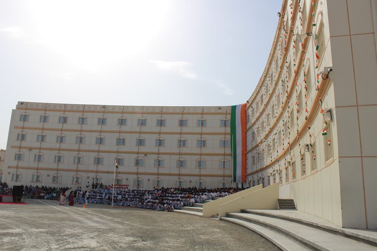 Al-Mabela Al-Shimalyia School - Photo 1 of 3