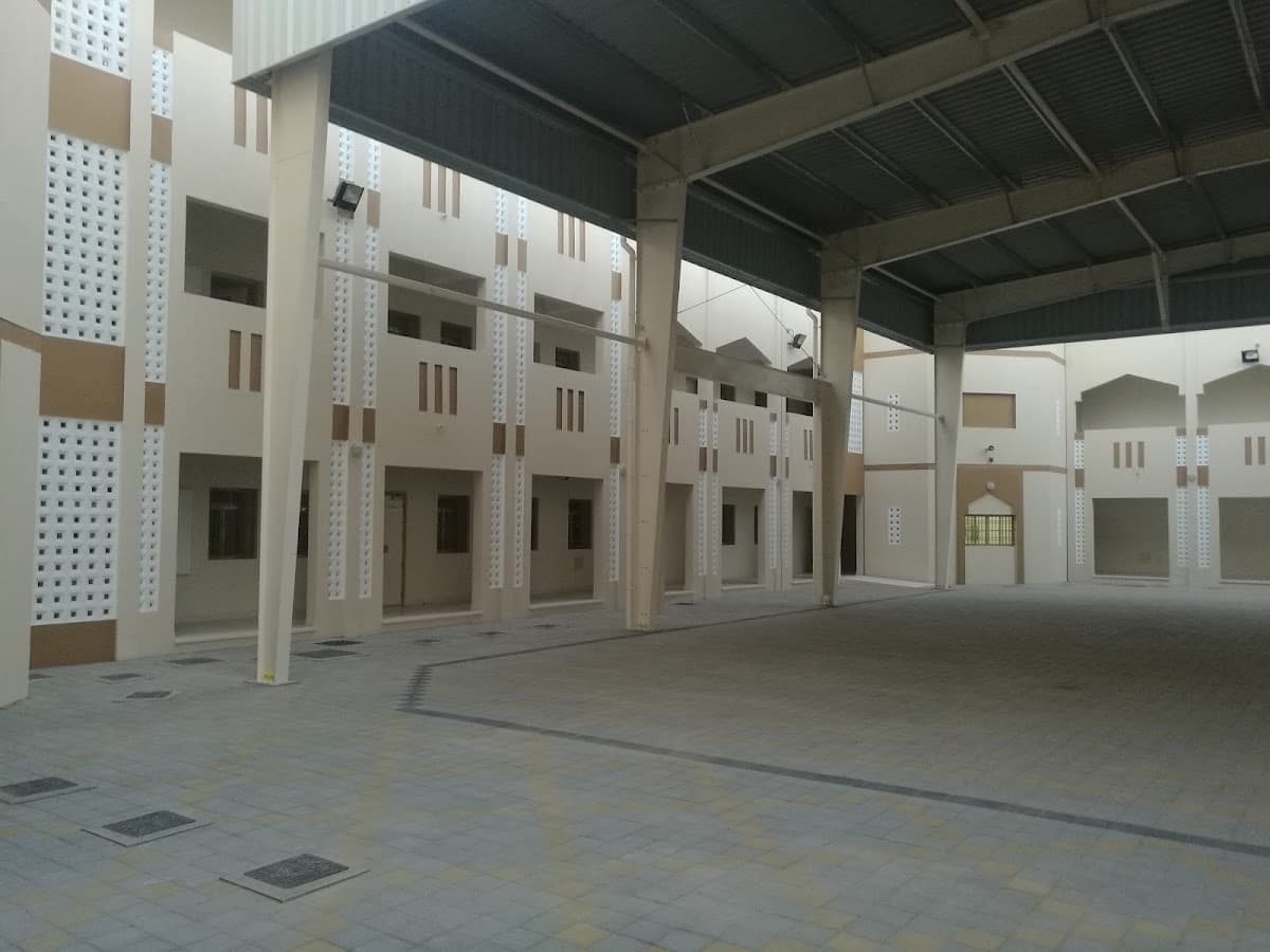 Shail Bin Amro Al-Amri School - Photo 2 of 3