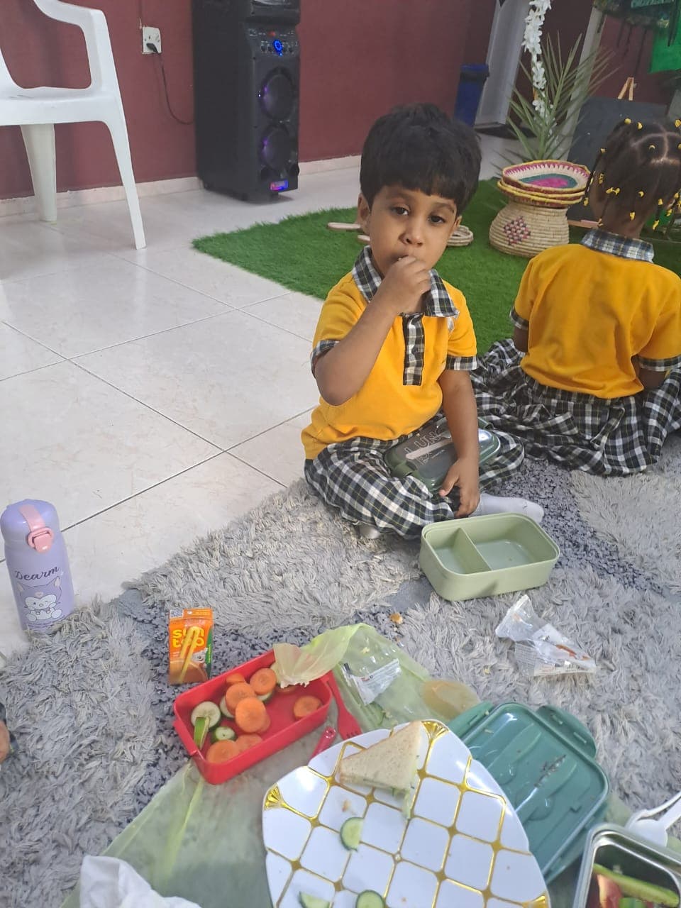 Al Nojom Al Moshriqah - Photo 2 of 3