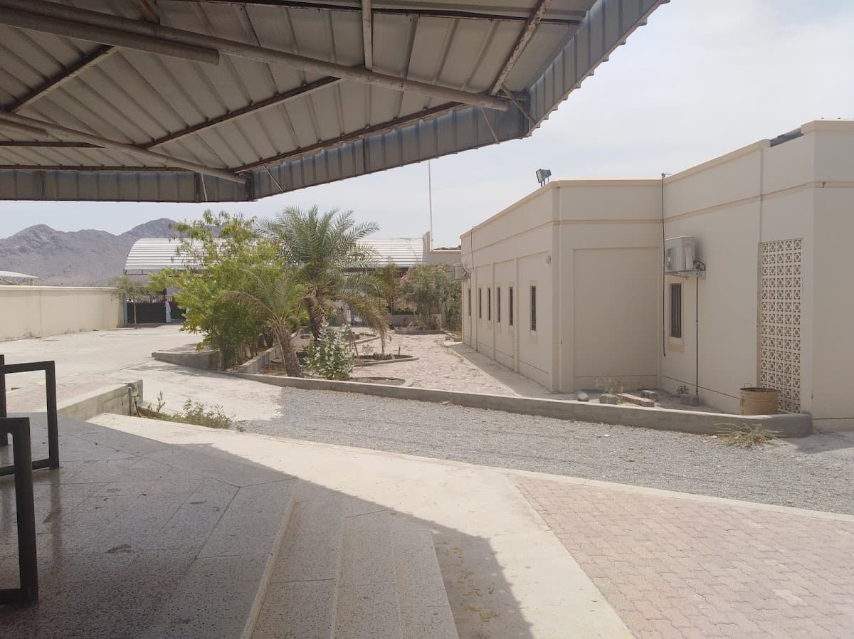 Al Bashir Bin Al Mundher School - Photo 3 of 3