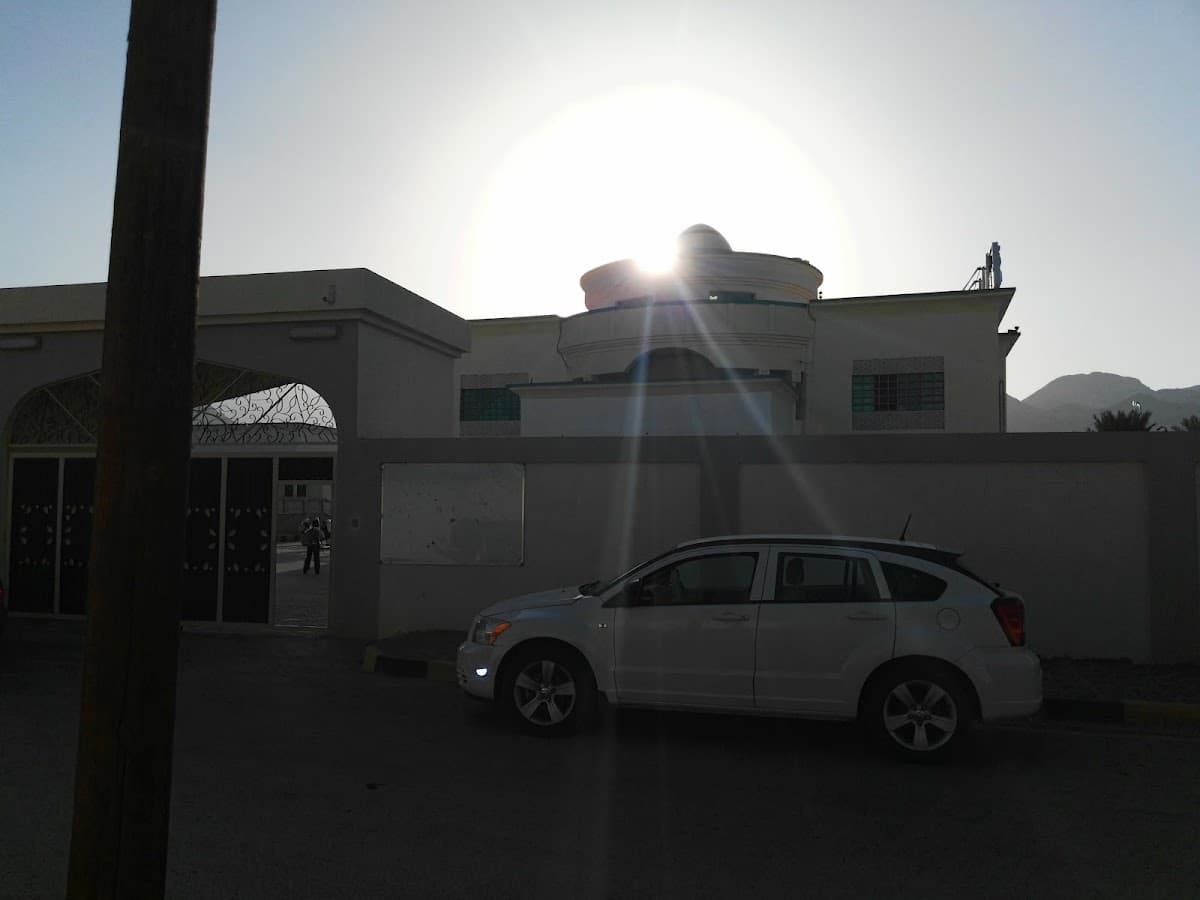Al Wadi Al Abyadh School - Photo 1 of 3