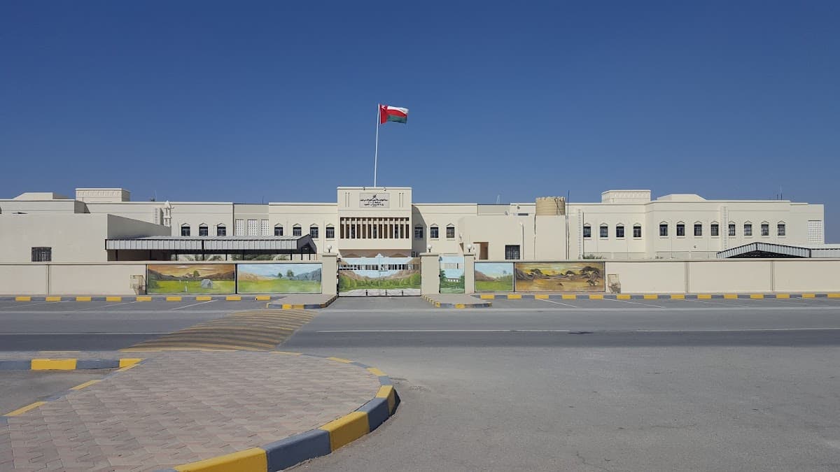 Al Shaik Ebn Barakha For Primary Boys - School Building