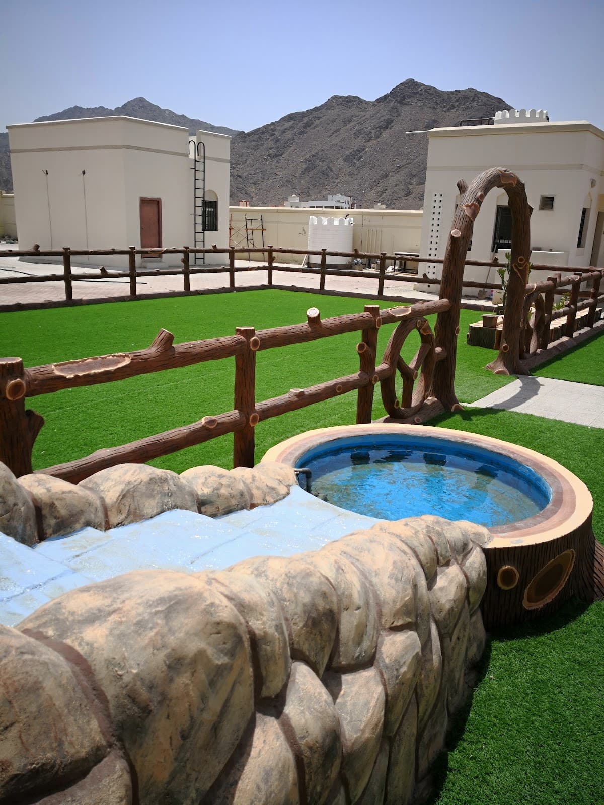 Al Manh Bent Arqam Almkzumip School - Bahla, Ad Dakhiliyah - School in Oman