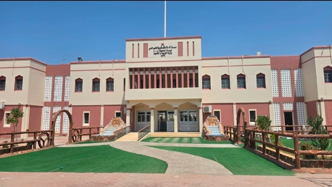 Al Manh Bent Arqam Almkzumip School - Photo 2 of 2