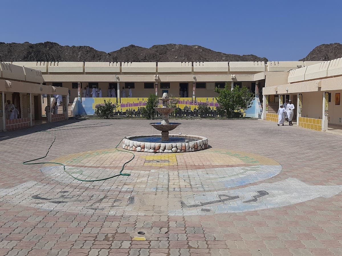 Al Fadhil Bin Al Hawari For Primary Boys - School Building