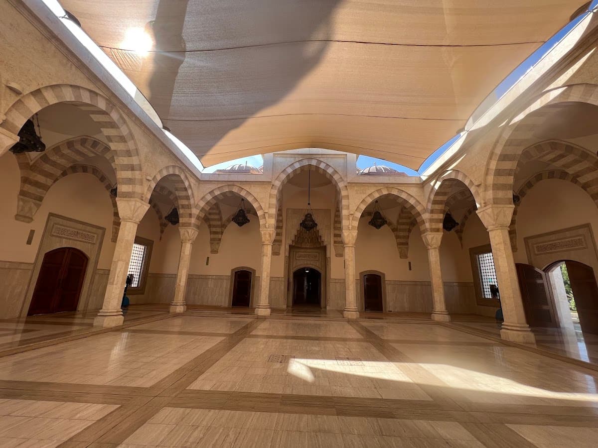 Al'Sultan Saeed bin Taymoor School - Photo 2 of 3