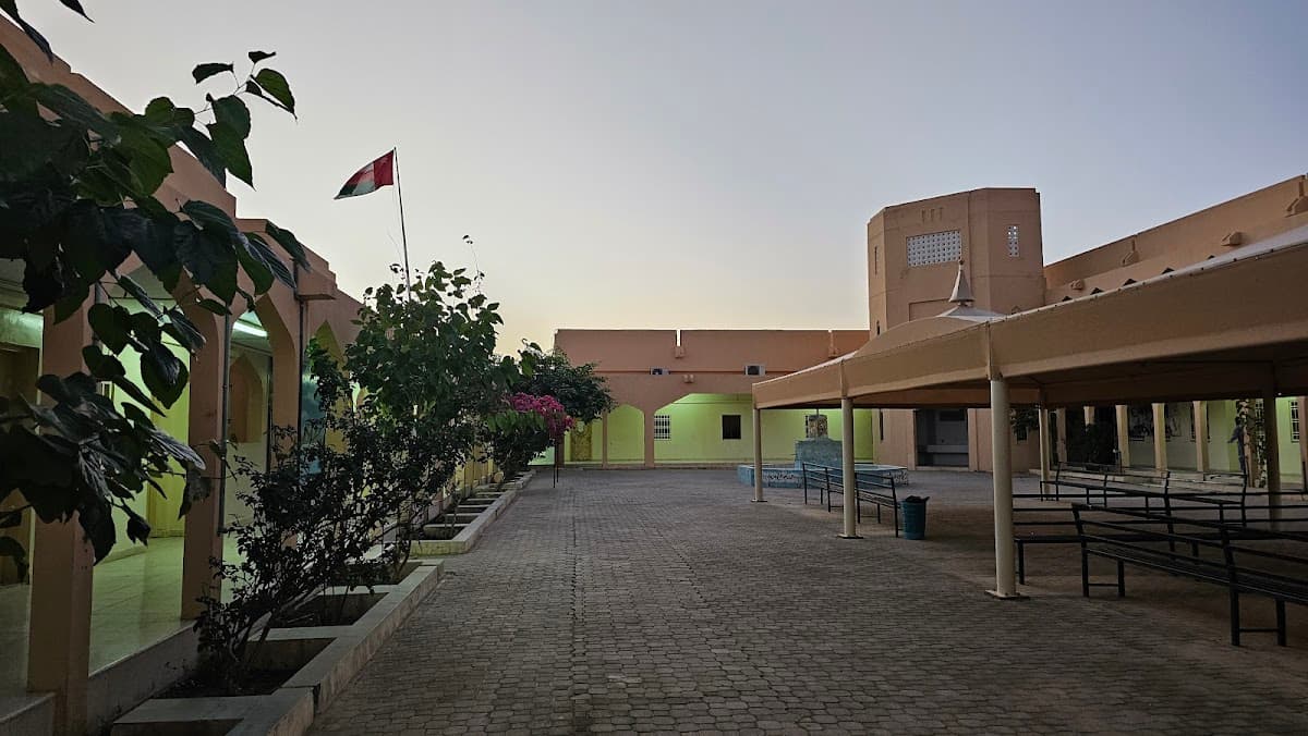 Almutanabi School - Photo 2 of 3