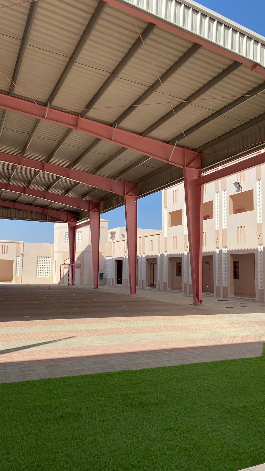 Al Shamoos Bint Al Numan Al Ansarih For Primary Education - School Building