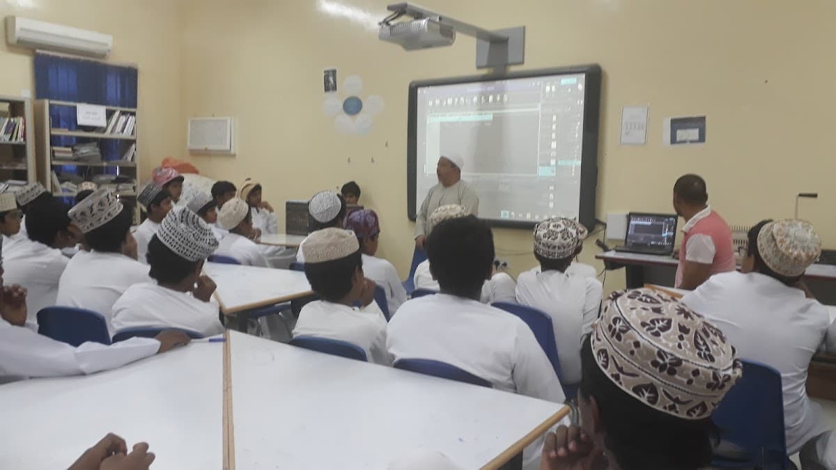 Omar Bin Abdulaziz for Primary Education for Boy Evening - Photo 3 of 3