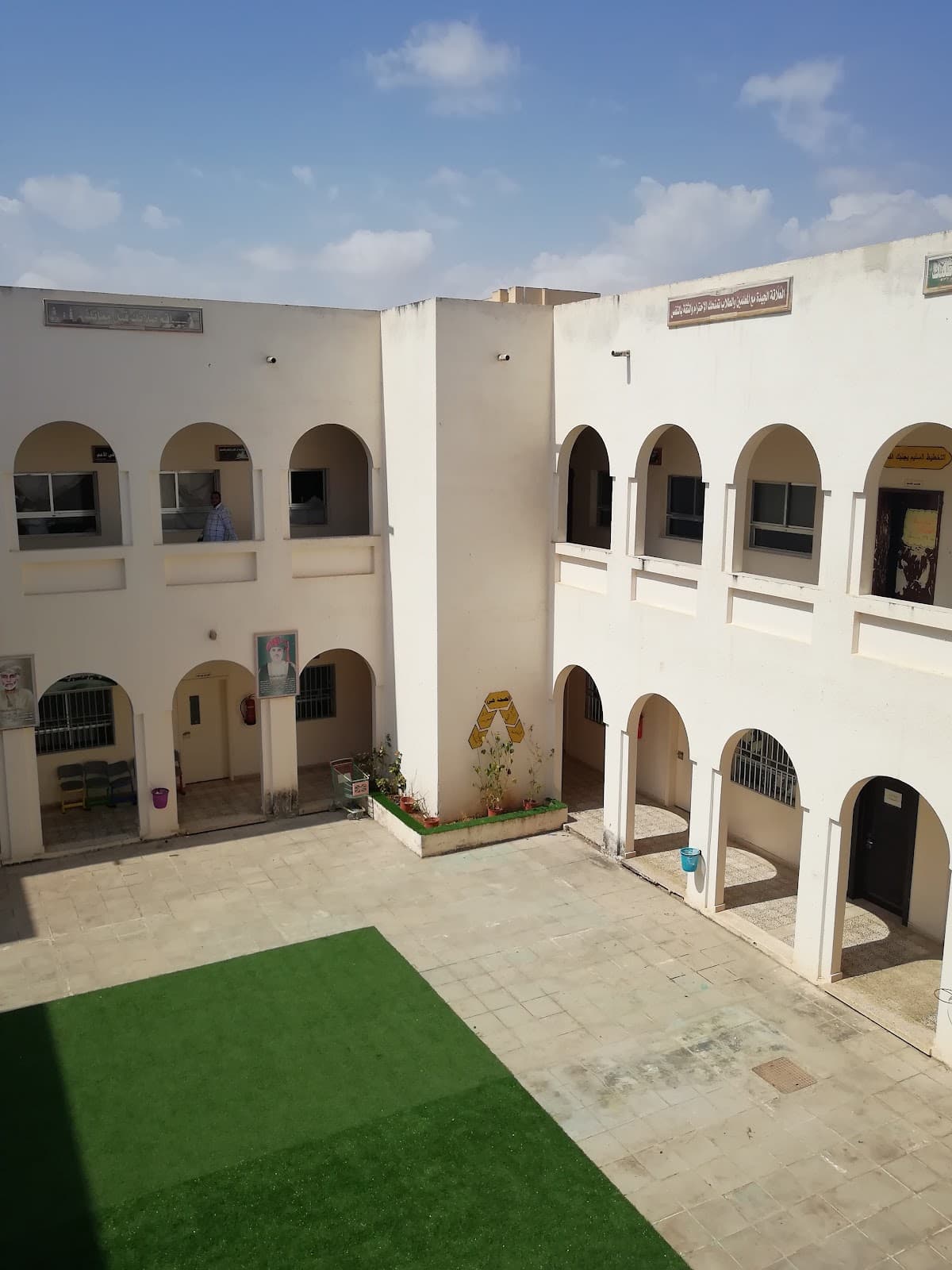 Salalah Al-Sharqyah School - School Building
