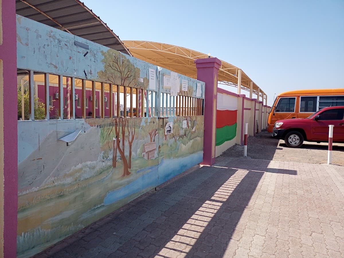 Zaynab AL-Thaqafiya For Primary Education - School Building