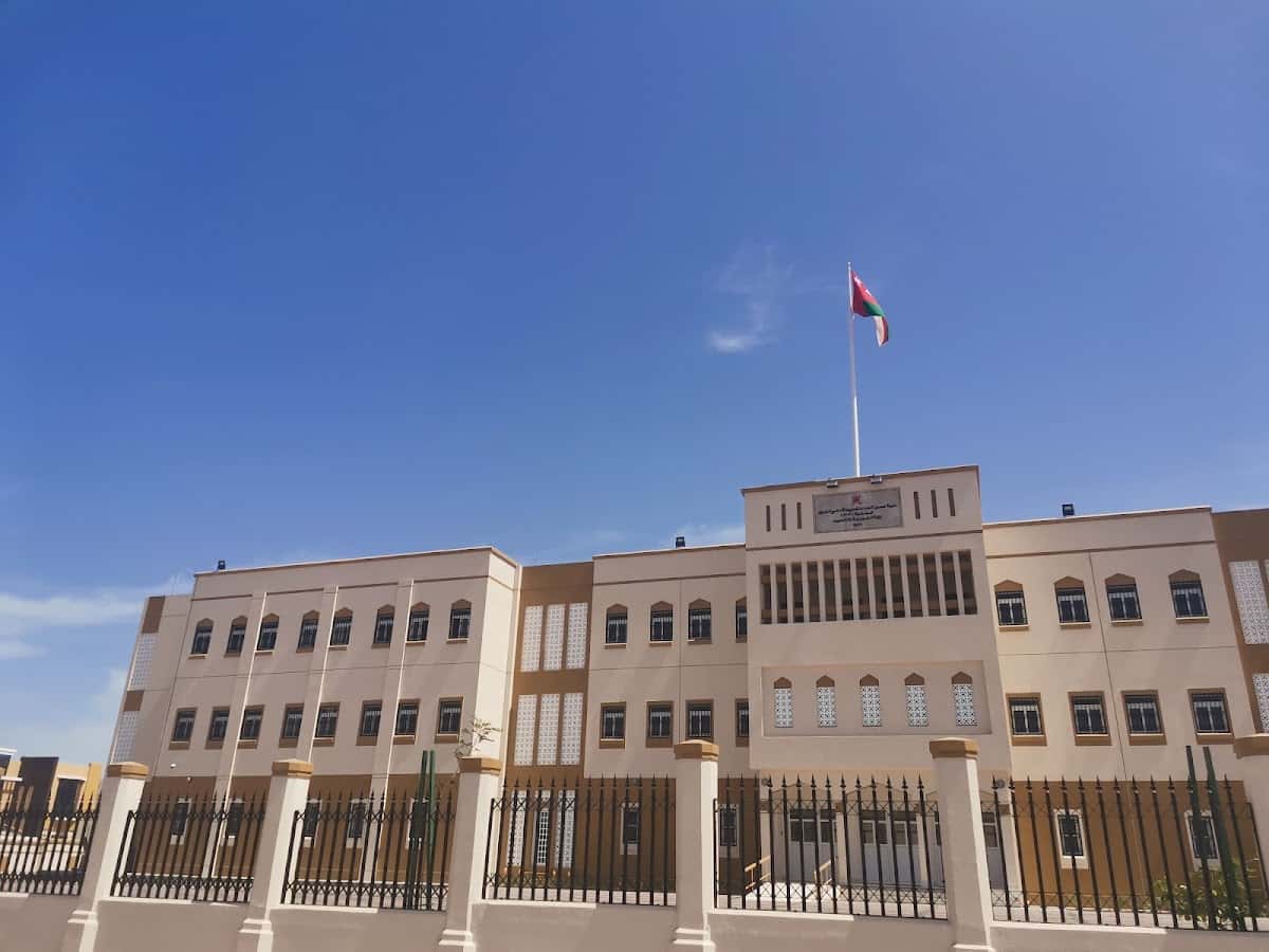 Husoon Al-ez School - Liwa, Al Batinah North - School in Oman